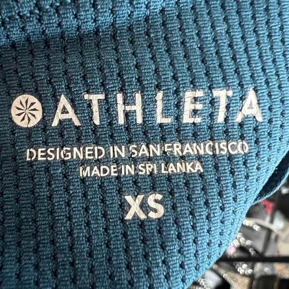 Athleta Women Sports Bra XS Blue‎ Longline Racerback Pullover Unlined - Picture 3 of 3